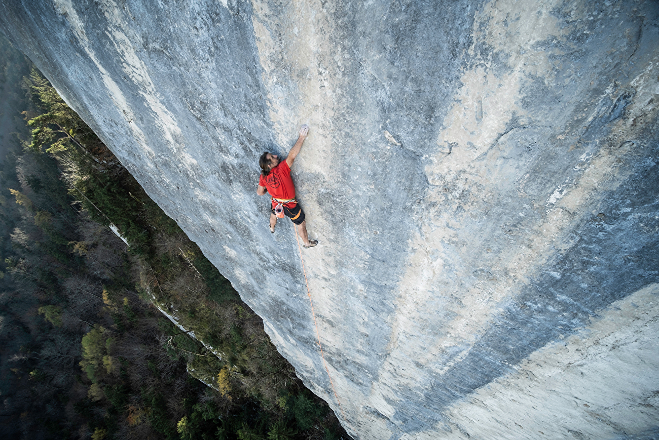 Alex Huber - Alexander Huber réalise la première ascension du 'Mythos' (8c+) à Barmsteine