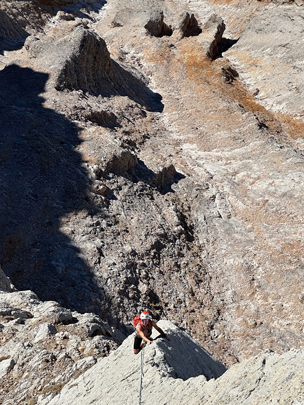 Muntejela de Senes, Dolomites, Simon Kehrer, Marta Willeit - La première ascension du 'Lastun de Mareo' sur Muntejela de Senes, Dolomites (Simon Kehrer, Marta Willeit 11/04/2024)