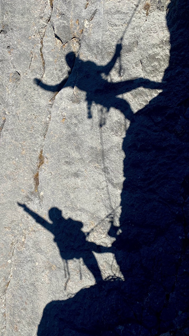 Muntejela de Senes, Dolomites, Simon Kehrer, Marta Willeit - La première ascension du 'Lastun de Mareo' sur Muntejela de Senes, Dolomites (Simon Kehrer, Marta Willeit 11/04/2024)