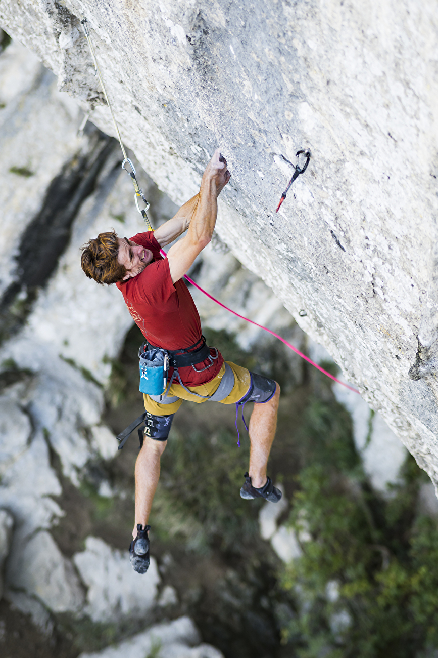 Sébastien Bouin - Seb Bouin réalise la première ascension du 'Wolf Kingdom' (9b+) au Pic Saint Loup