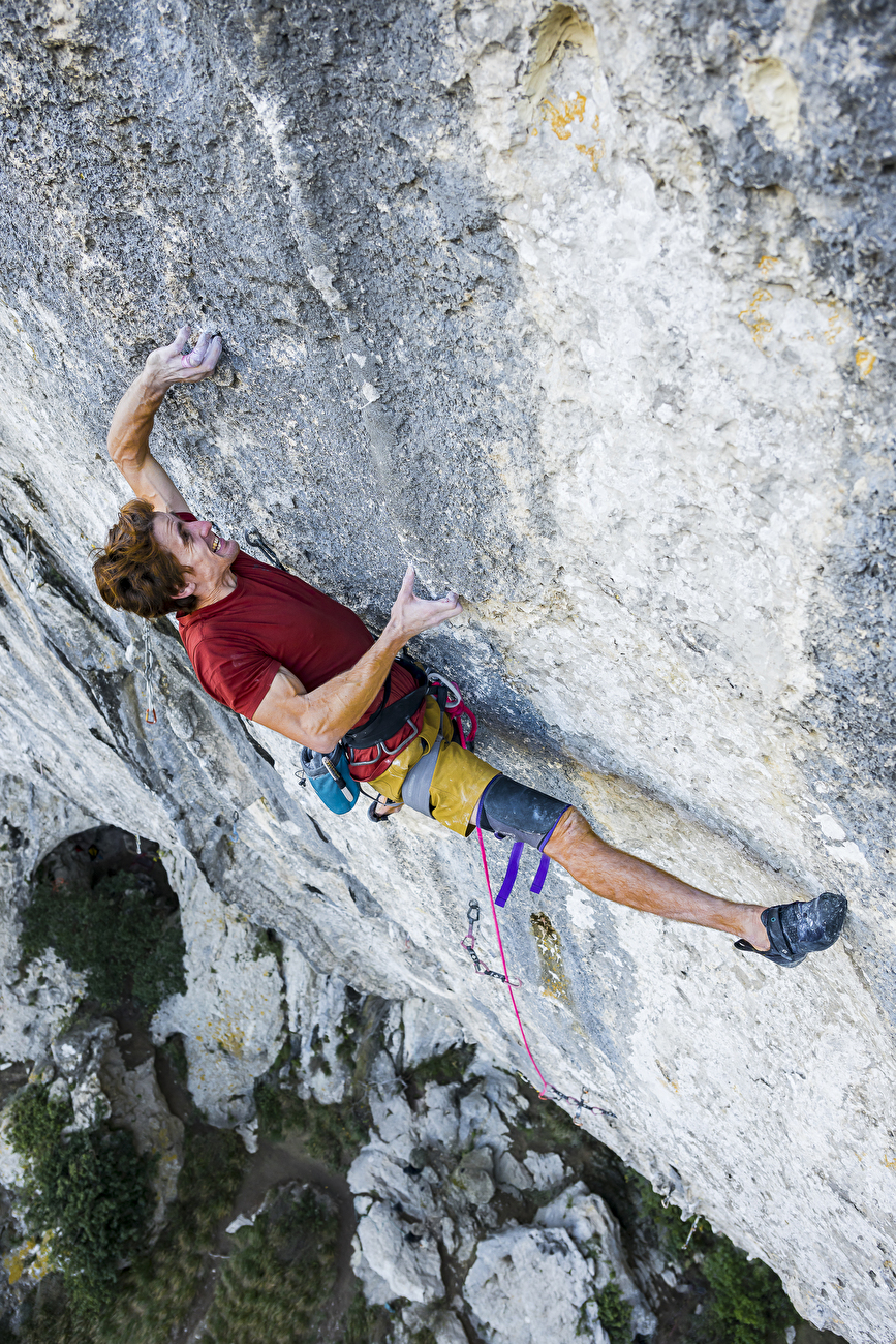 Seb Bouin réalise la première ascension du 'Wolf Kingdom' (9b+) au Pic Saint Loup