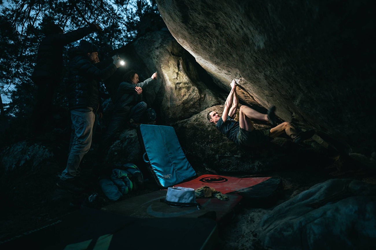 Adam Ondra Fontainebleau - Adam Ondra Bouchering à Fontainebleau, février 2025 Adam Ondra Fontainebleau - Adam Ondra Bouchering à Fontainebleau, février 2025