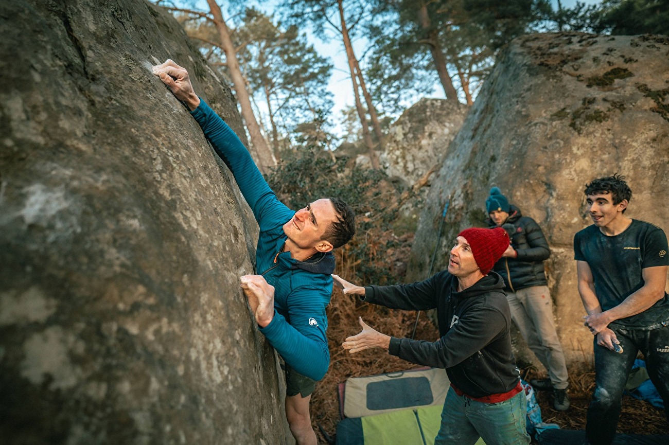 Adam Ondra Fontainebleau - Adam Ondra Bouchering à Fontainebleau, février 2025 Adam Ondra Fontainebleau - Adam Ondra Bouchering à Fontainebleau, février 2025