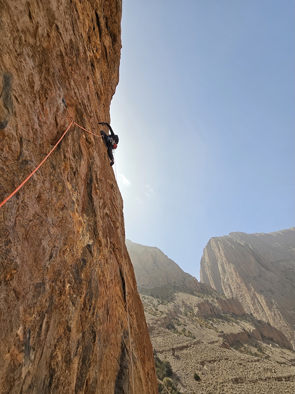 Taghia, Maroc, Jebel Oujdad, Ion Cross Lazkoz, «Basque Dance» d'Iker Pou sur la face sud de Jebel Oujdad au Maroc (Ion Cross Lazkoz, Iker Pou 04/2025)