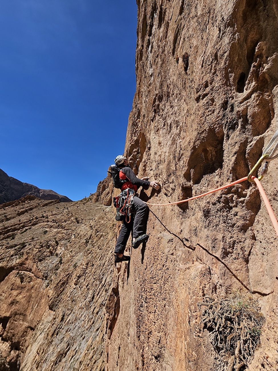 Taghia, Maroc, Jebel Oujdad, Ion Cross Lazkoz, «Basque Dance» d'Iker Pou sur la face sud de Jebel Oujdad au Maroc (Ion Cross Lazkoz, Iker Pou 04/2025)