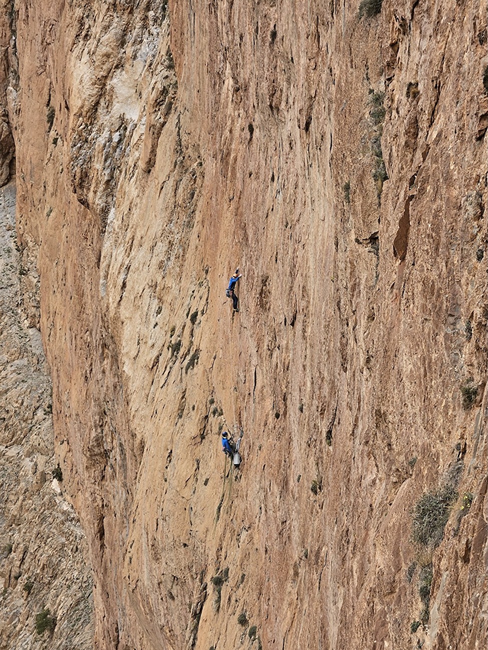 Taghia, Maroc, Jebel Oujdad, Ion Cross Lazkoz, «Basque Dance» d'Iker Pou sur la face sud de Jebel Oujdad au Maroc (Ion Cross Lazkoz, Iker Pou 04/2025)