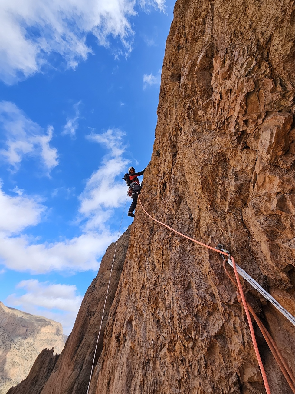 Taghia, Maroc, Jebel Oujdad, Ion Cross Lazkoz, «Basque Dance» d'Iker Pou sur la face sud de Jebel Oujdad au Maroc (Ion Cross Lazkoz, Iker Pou 04/2025)