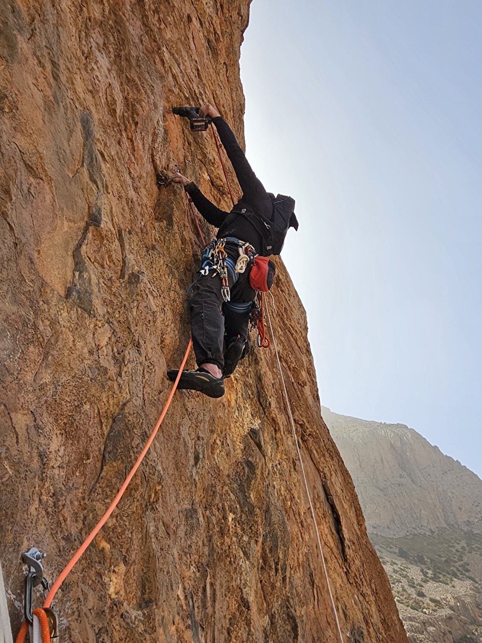 Taghia, Maroc, Jebel Oujdad, Ion Cross Lazkoz, «Basque Dance» d'Iker Pou sur la face sud de Jebel Oujdad au Maroc (Ion Cross Lazkoz, Iker Pou 04/2025)