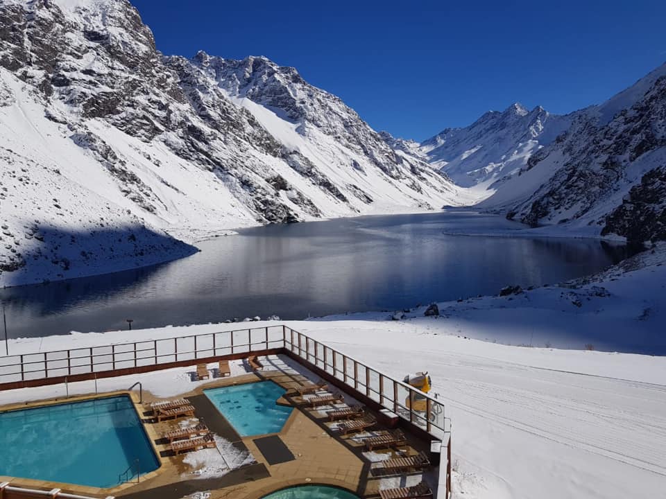 Les chutes de neige précoces excitent l'excitation avant la saison de ski de l'hémisphère sud