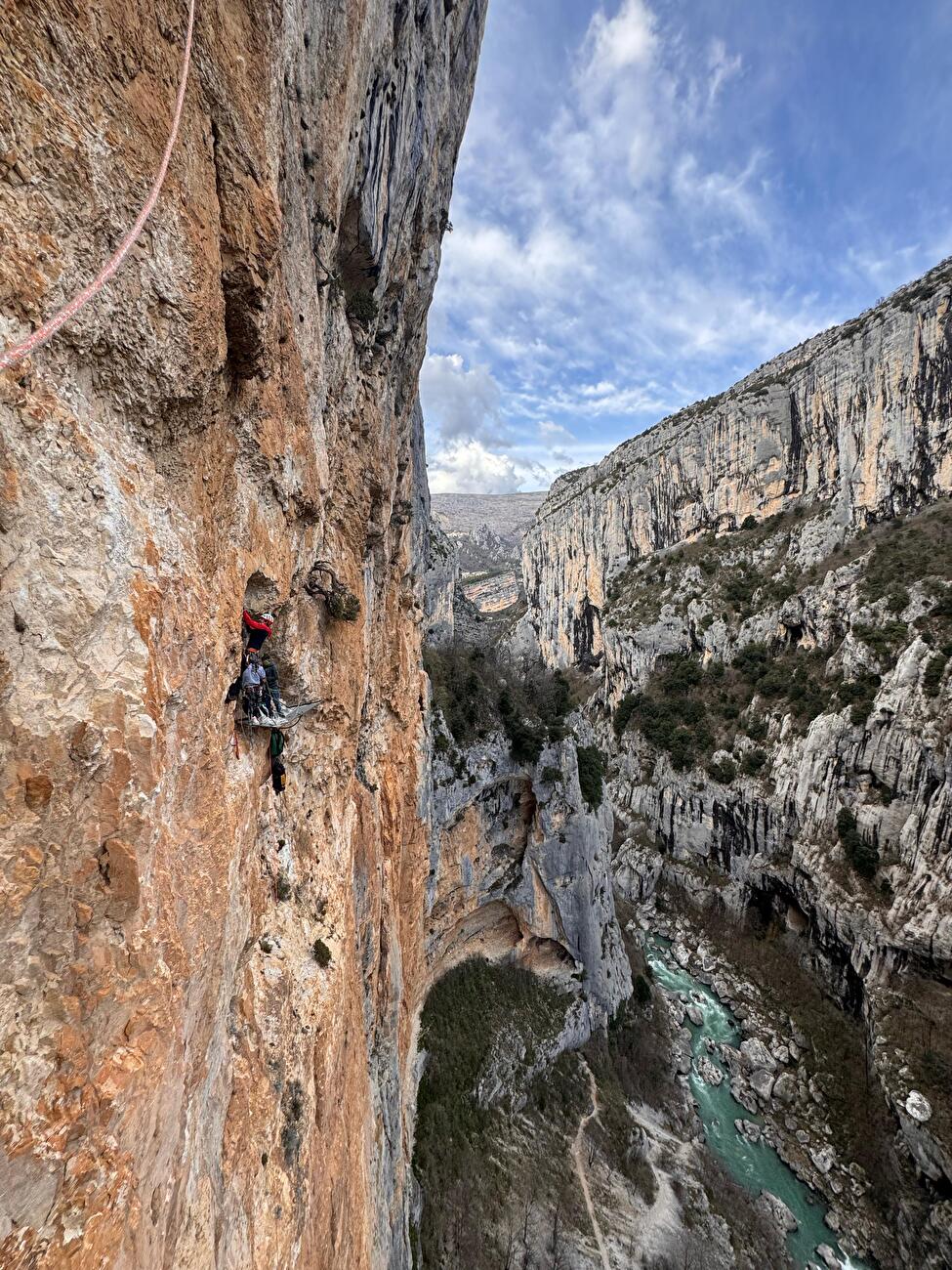 Verdon Gorge, Léo Billon, Esteban Daligault, Kilian Moni - La première ascension de 'Le Poussin' The Verdon Gorge, France (Léo Billon, Esteban Daligault, Kilian Moni 04/2025)