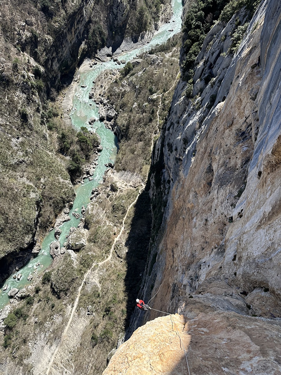 Verdon Gorge, Léo Billon, Esteban Daligault, Kilian Moni - La première ascension de 'Le Poussin' The Verdon Gorge, France (Léo Billon, Esteban Daligault, Kilian Moni 04/2025)