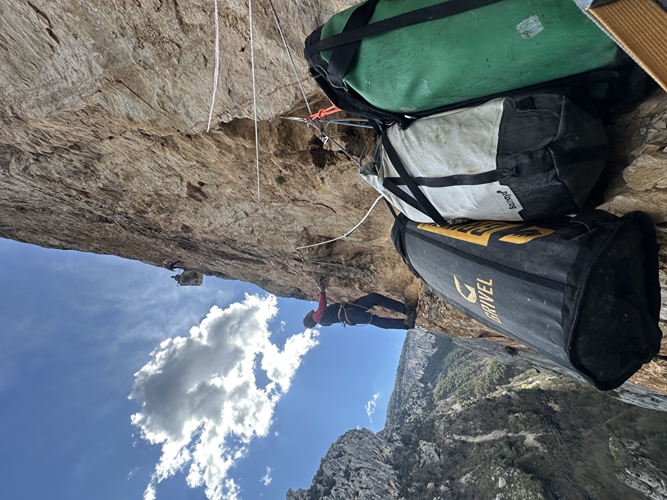 Verdon Gorge, Léo Billon, Esteban Daligault, Kilian Moni - La première ascension de 'Le Poussin' The Verdon Gorge, France (Léo Billon, Esteban Daligault, Kilian Moni 04/2025)