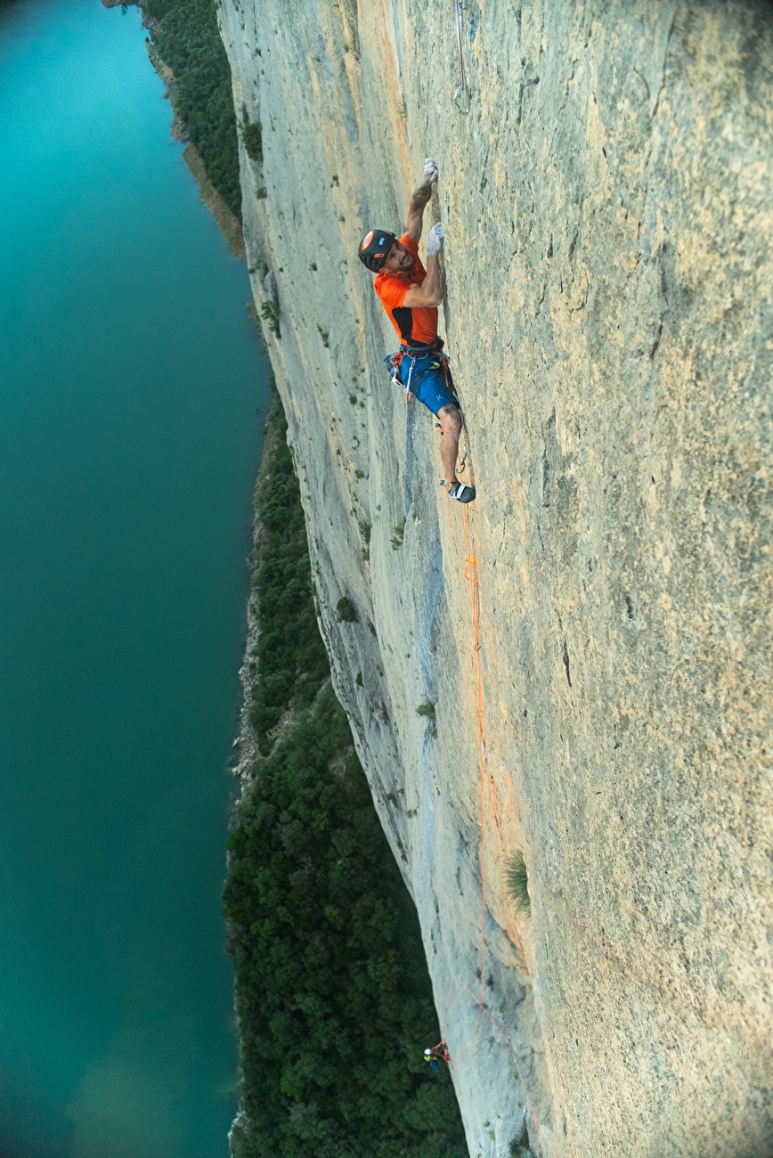 Ed Marin - Edu Marín faisant la première ascension gratuite de «Donec Perficiam» (8B + / C) à Montrebei en Espagne