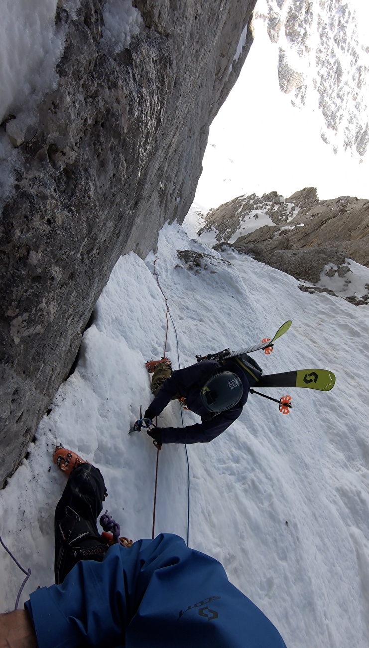 Intermesoli Lace, Gran Sasso, Roberto Parisse, Christian Tuttopetto - Première descente de ski intégrale de l'est de Pizzo Intermesoli, Gran Sasso d'Italia (Roberto Parisse, Christian Tuttopetto 11/04/2025)