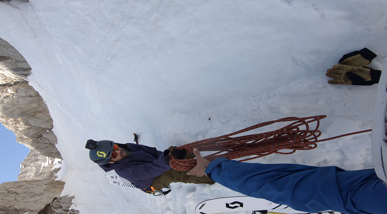 Intermesoli Lace, Gran Sasso, Roberto Parisse, Christian Tuttopetto - Première descente de ski intégrale de l'est de Pizzo Intermesoli, Gran Sasso d'Italia (Roberto Parisse, Christian Tuttopetto 11/04/2025)