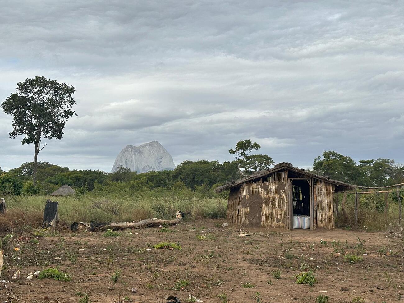 Plus de Pozambique Mount Panda - Part (Mount Panda) au Mozambique Plus de Pozambique Mount Panda - Part (Mount Panda) au Mozambique