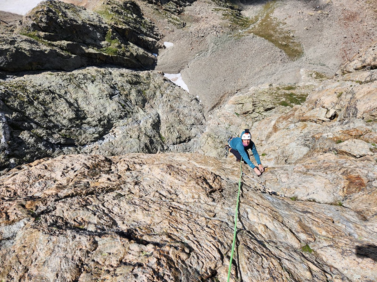South 6, Aurélia Lanoë, Silvia Loreggian - Aurelia Lanoë sur le Pitch Crux (7b +) de 'Ge.la.mo' à Corno Stella