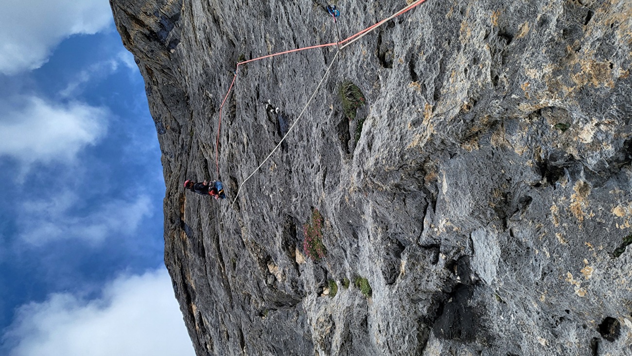 Avec Becchei, Dolomites, Daniele Bolognani, Davide Dallago - établissant la hauteur 1 de 'Kindergarten' sur Bechei, Dolomites (Daniele Bolognani, Davide Dallago 12/07/2025)