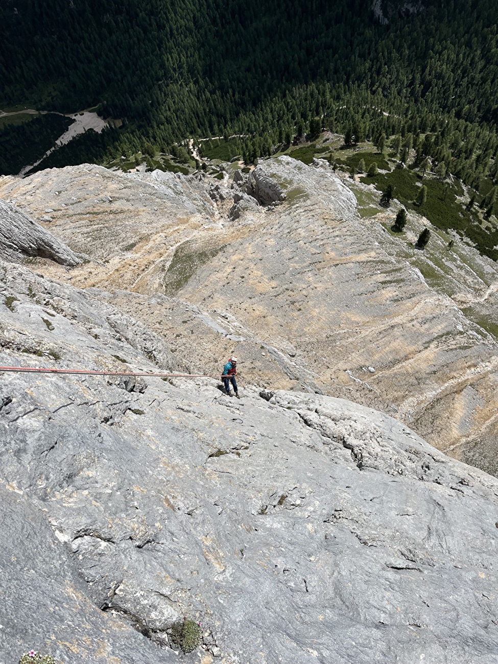 Avec Becchei, Dolomites, Daniele Bolognani, Davide Dallago - Le premier Abseil sur 'Kindergarten' sur Bechei, Dolomites (Daniele Bolognani, Davide Dallago 12/07/2025)