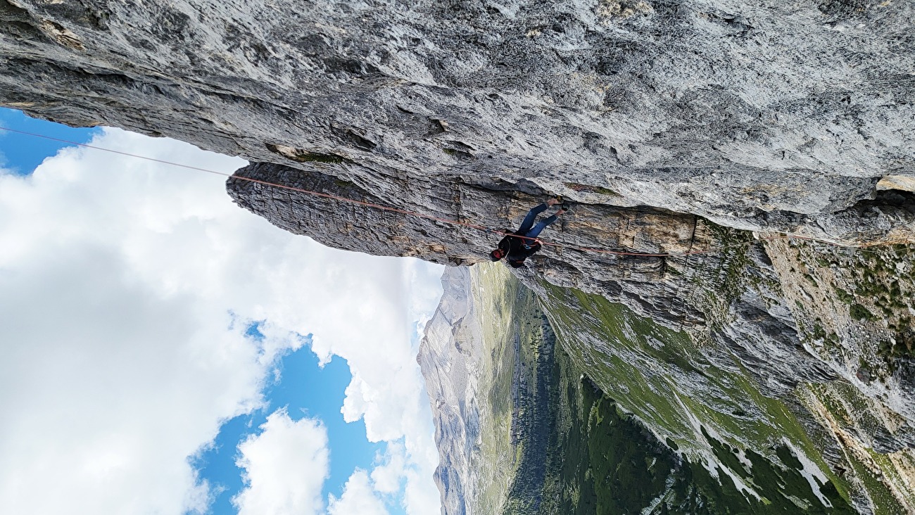 Avec Becchei, Dolomites, Daniele Bolognani, Davide Dallago - Le deuxième Abseil sur 'Kindergarten' sur Col Becchei, Dolomites (Daniele Bolognani, Davide Dallago 12/07/2025)