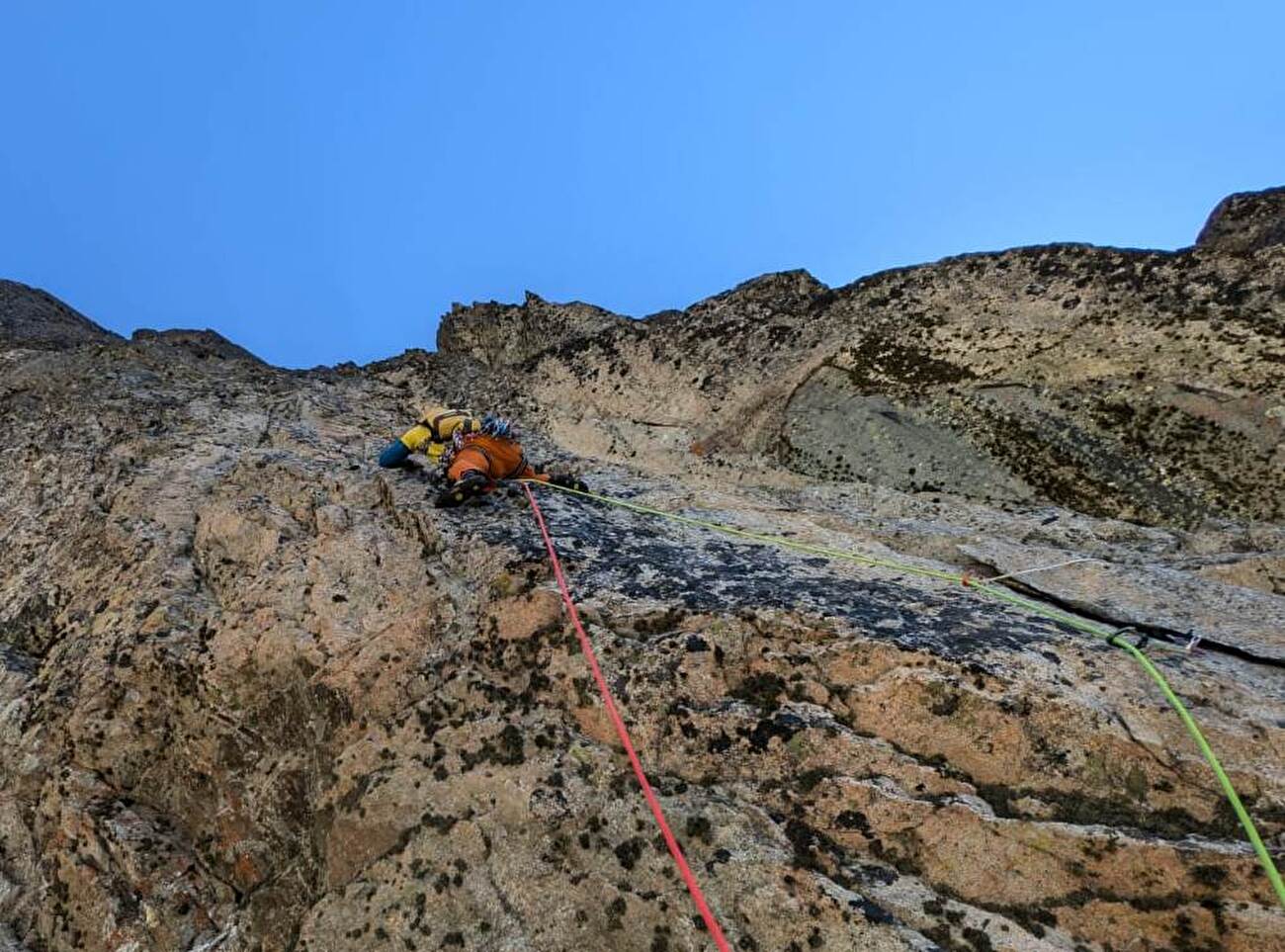 Igor Koller, Martin Krasňanský - Igor Koller au milieu du 4ème plus difficile de la route des bonbons sur Lomnický Shield dans les hauts tatras de Slovaquie, 13 août 2025