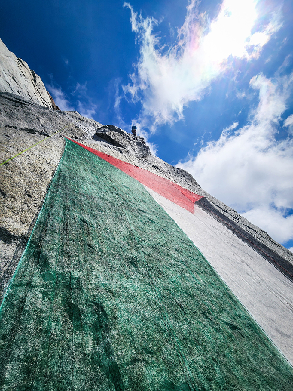 Les Drus - Le drapeau de la Palestine était accroché aux Drus dans le massif du Mont Blanc du 16 au 17 août 2025 pour dénoncer le génocide à Gaza Les Drus - Le drapeau de la Palestine était accroché aux Drus dans le massif du Mont Blanc du 16 au 17 août 2025 pour dénoncer le génocide à Gaza