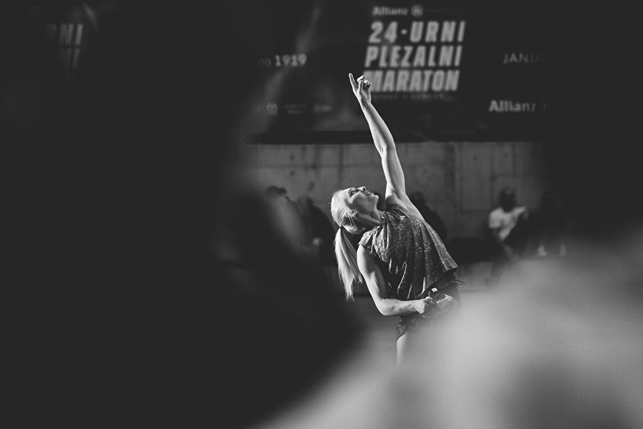 Janja Garnbret - Janja Garnbret au défi de charité d'escalade de 24 heures