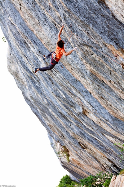Chris Sharma - Chris Sharma tentant son nouveau projet à Ceuse, France
