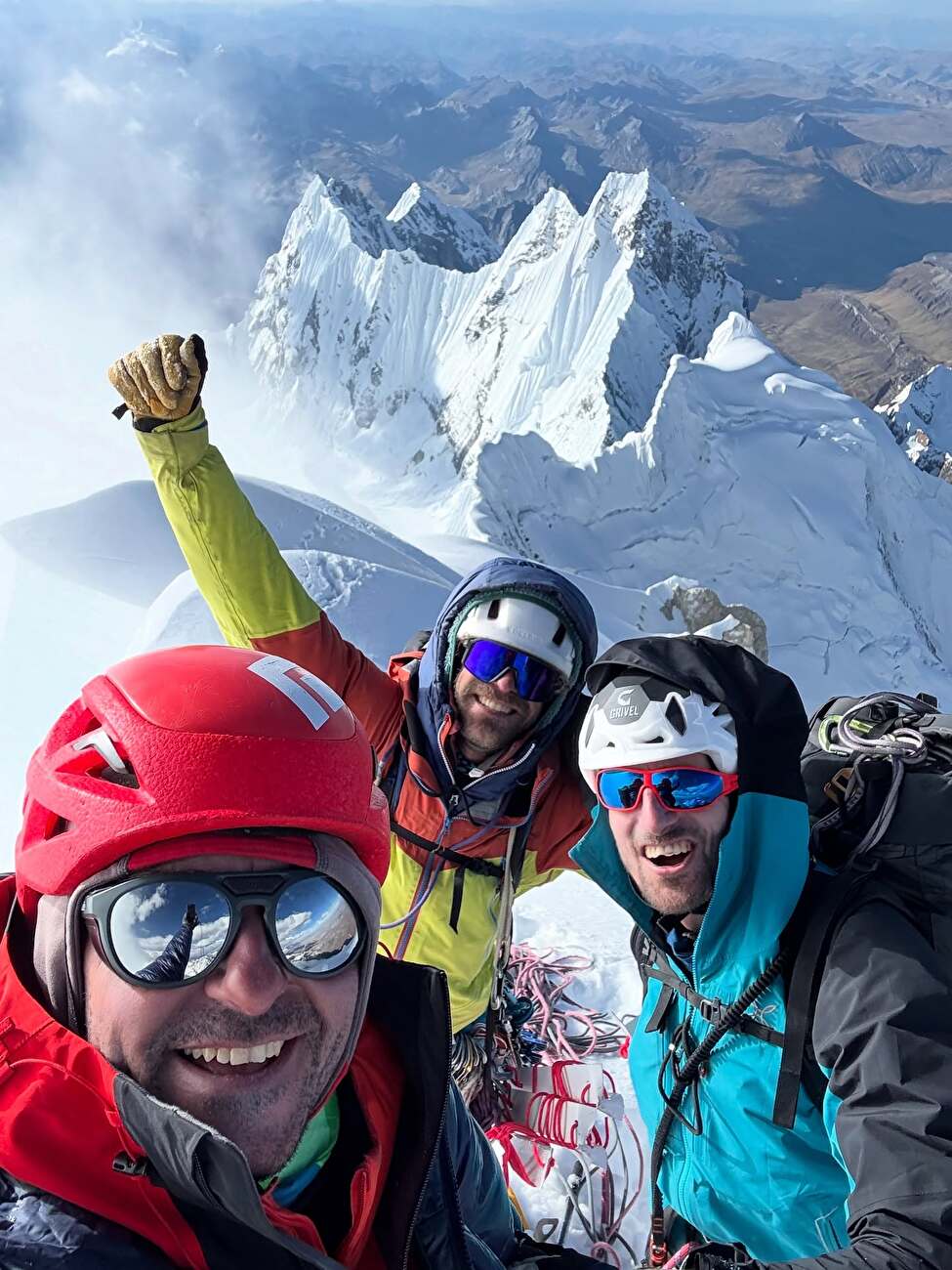 Énorme traversée de style alpin de Yerupajá achevé au Pérou par Bru Busom, Rubén Sanmartin, Marc Toralles