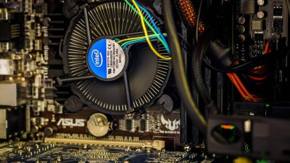 Il débourse 1 200 £ pour un PC gamer