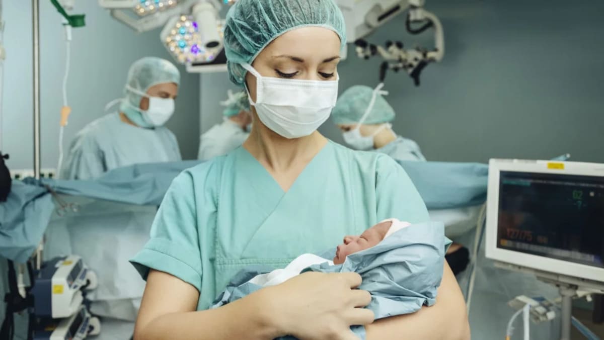 une grand-mère choque en salle d’accouchement