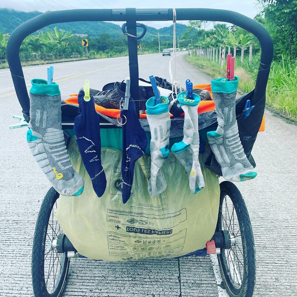 Nicolò Guarrera, Pieroad, du monde entier à pied - Nicolò Guarrera du monde entier à pied: traîner le lavage Nicolò Guarrera, Pieroad, du monde entier à pied - Nicolò Guarrera du monde entier à pied: traîner le lavage