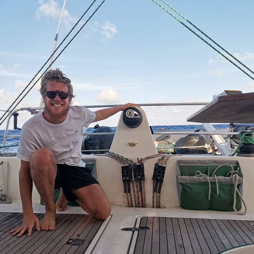 Nicolò Guarrera, Pieroad, Around the World à pied - Nicolò Guarrera du monde entier à pied: 33 jours Navigation Nicolò Guarrera, Pieroad, Around the World à pied - Nicolò Guarrera du monde entier à pied: 33 jours Navigation