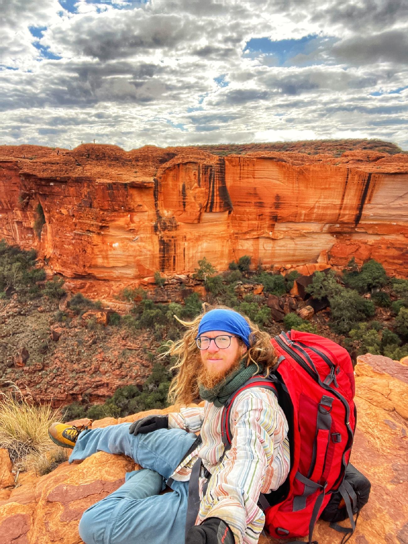 Australie - Nicolò Guarrera dans le King's Canyon en Australie Australie - Nicolò Guarrera dans le King's Canyon en Australie