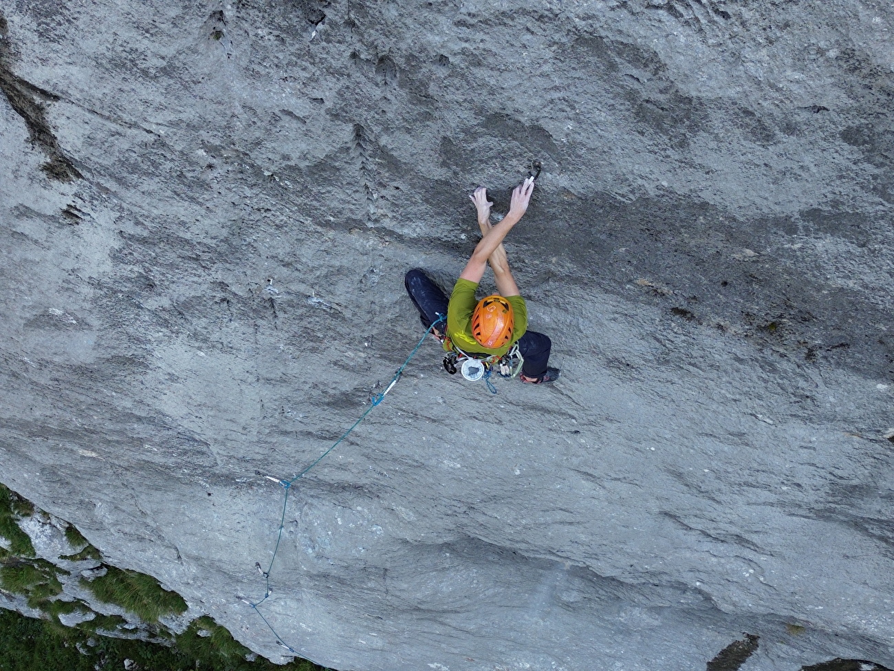 Monte Robon, Canin, Julian Alpes, Massimo Sacchi, Marco Stern - Paolo Stern Climbing `` La beauté ne connaît pas 'sur Monte Robon dans les Alpes juliennes, Ascend pour la première fois en 1997 par Massimo Sacchi et Marco Stern Stern