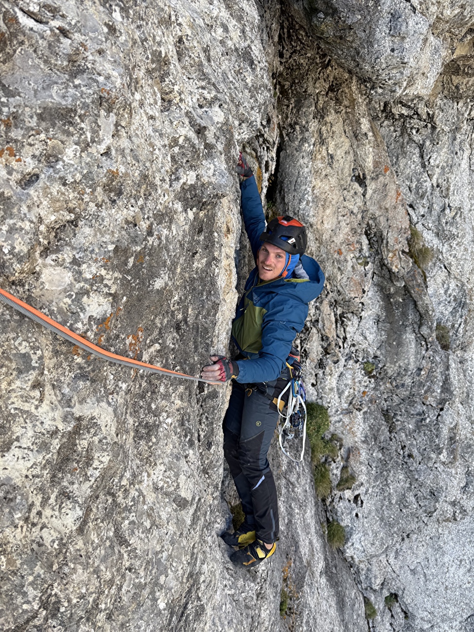 Gran Sasso Corno Grande Oriental Current IV Pilastro, Marco Malcangi, Fay Manners - La première ascension de `` pourtant nous allions '' sur le pilier IV de Horn Great Summit Eastern, Gran Sasso d'Italia (Marco Malcangi, Fay Manners 05/09/2025) Gran Sasso Corno Grande Oriental Current IV Pilastro, Marco Malcangi, Fay Manners - La première ascension de `` pourtant nous allions '' sur le pilier IV de Horn Great Summit Eastern, Gran Sasso d'Italia (Marco Malcangi, Fay Manners 05/09/2025)