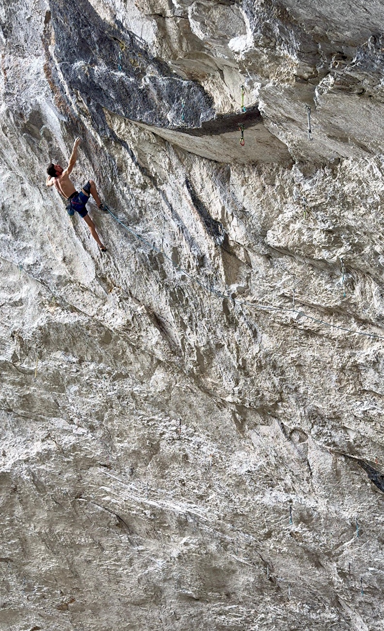Stefano Carnati - Stefano Carnati envoyant une «première classe» (9a) à la gare de Val Tanaro (Piémont, Italie)
