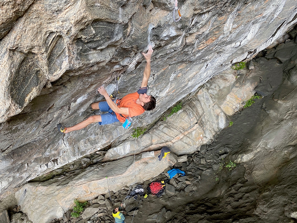Stefano Carnati Flatanger - Stefano Carnati Climbing Brunhilde Low Start 9A à Flatanger en Norvège