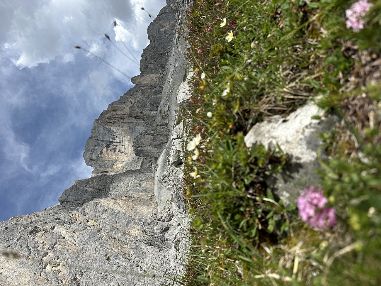Enfants sans tête Rätikon, Luisa Deubzer, Janina Reichstein - Luisa Deubzer et Janina Reichstein grimpant «enfants sans tête» (8b, 250m) sur Schijenfluh, Rätikon