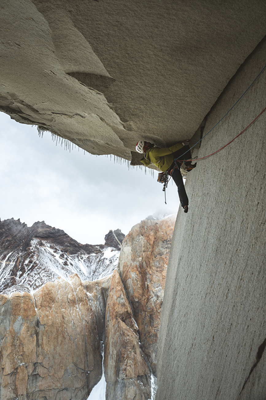 Reel Rock Riders on the Storm - Siebe Vanhee, Drew Smith, Nico Favresse & Sean Villanueva O'Driscoll sur «Riders on the Storm», Torres del Paine, Patagonia