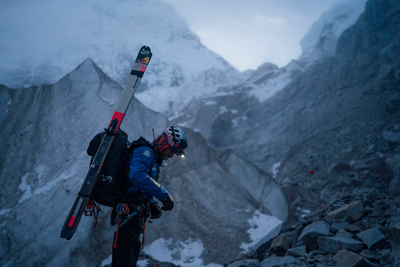 Andrzej Bargiel Everest - Andrzej Bargies faisant la première descente de ski complète de l'Everest sans oxygène en bouteille, septembre 2025 Andrzej Bargiel Everest - Andrzej Bargies faisant la première descente de ski complète de l'Everest sans oxygène en bouteille, septembre 2025