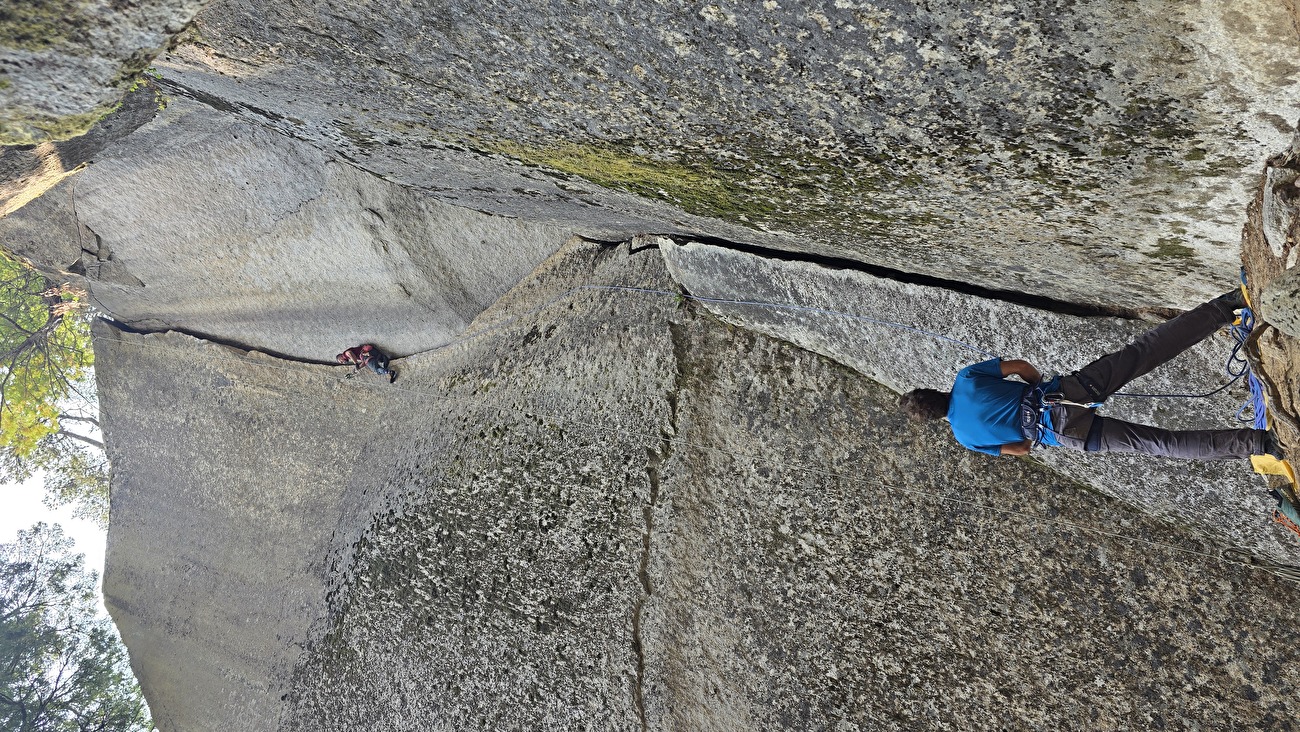 Jernej Kruder Squamish Canada - Jernej Kruder grimpant «The Scimitar» à Squamish et au Canada