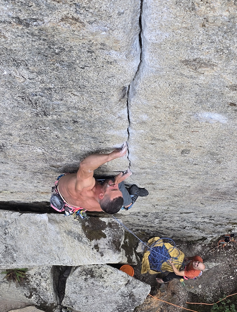 Jernej Kruder Squamish Canada - Jernej Kruder tentant «Trippett Out» (5.13a) à Squamish et au Canada