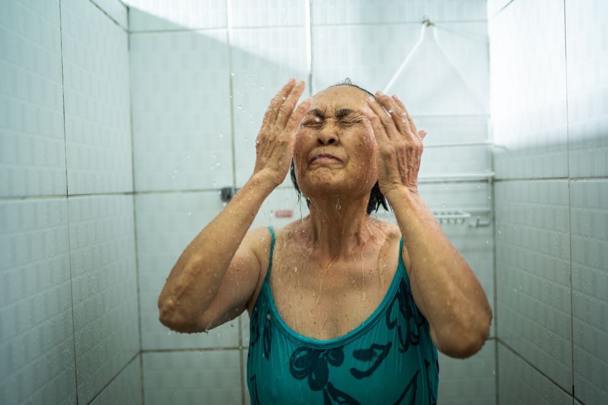 Se doucher tous les jours à 65 ans ?