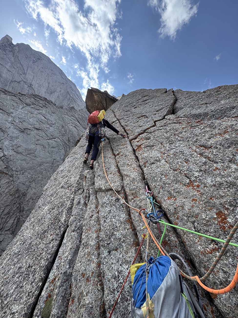 L'équipe polonaise fait la première ascension de Phillar of Experience dans la vallée Ak-Su du Kirghizstan