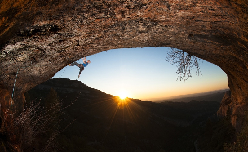 Iker Pou - Iker Pou libérant Nit de bruixes 9a+ à Margalef, Espagne. Iker Pou - Iker Pou libérant Nit de bruixes 9a+ à Margalef, Espagne.