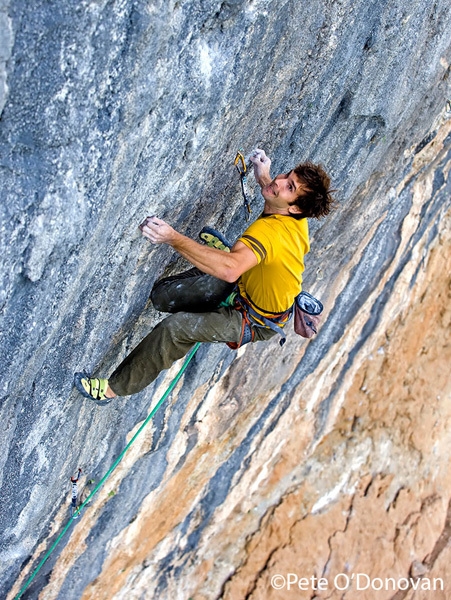 Chris Sharma - Chris Sharma lors de la première ascension du Pachamama 9a+ à Oliana, Espagne. Chris Sharma - Chris Sharma lors de la première ascension du Pachamama 9a+ à Oliana, Espagne.