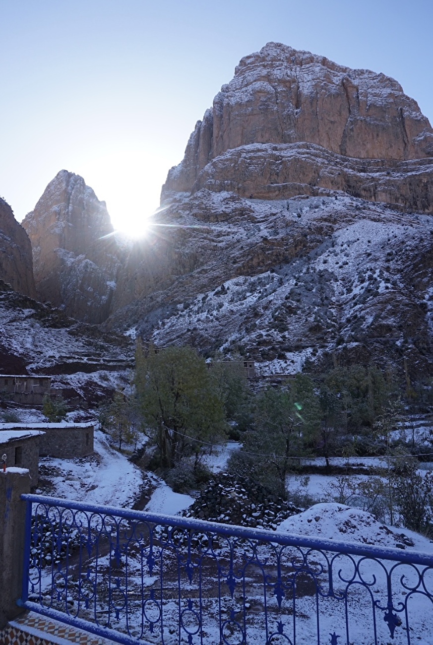 Jebel Oujdad, Taghia, Maroc, Lukas Buchberger, Florian Frank - La première ascension des 'Hawaii Girls' (7c+, 180m) sur la face NE du Jebel Oujdad à Taghia, Maroc (Lukas Buchberger, Florian Frank 12/2025) Jebel Oujdad, Taghia, Maroc, Lukas Buchberger, Florian Frank - La première ascension des 'Hawaii Girls' (7c+, 180m) sur la face NE du Jebel Oujdad à Taghia, Maroc (Lukas Buchberger, Florian Frank 12/2025)