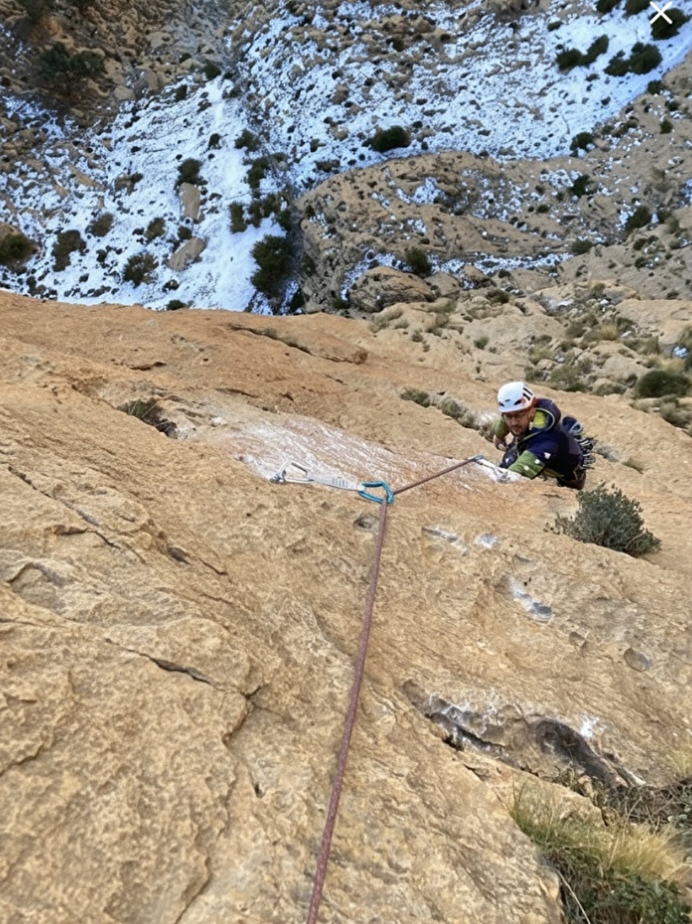 Jebel Oujdad, Taghia, Maroc, Lukas Buchberger, Florian Frank - La première ascension des 'Hawaii Girls' (7c+, 180m) sur la face NE du Jebel Oujdad à Taghia, Maroc (Lukas Buchberger, Florian Frank 12/2025) Jebel Oujdad, Taghia, Maroc, Lukas Buchberger, Florian Frank - La première ascension des 'Hawaii Girls' (7c+, 180m) sur la face NE du Jebel Oujdad à Taghia, Maroc (Lukas Buchberger, Florian Frank 12/2025)