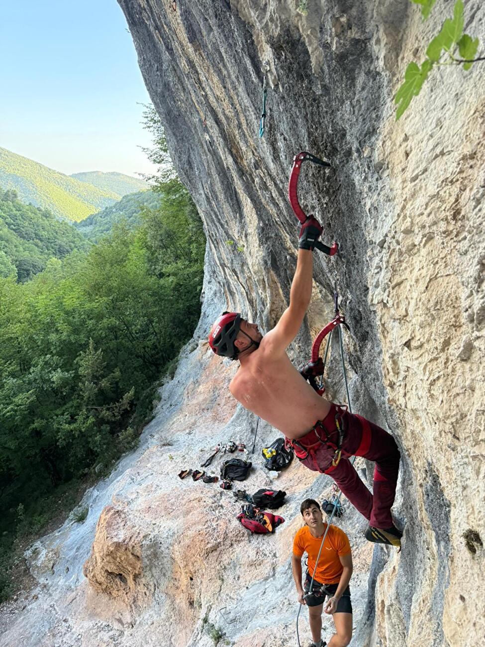 Ginedro Collepardo Drytooling - Christian Di Paolo Climing 'Cerusco' et Ginedro, Collepardo Ginedro Collepardo Drytooling - Christian Di Paolo Climing 'Cerusco' et Ginedro, Collepardo